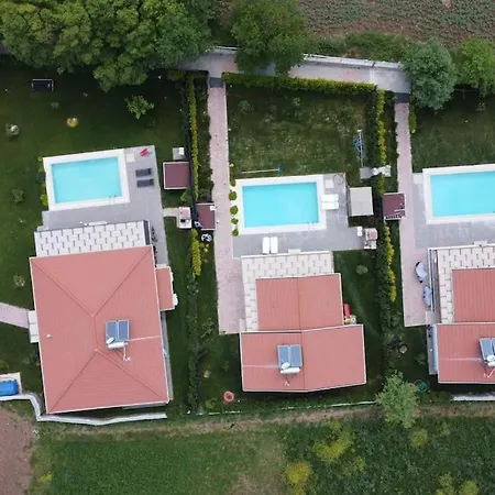 Kayakoy'de 6 Kisilik Genis Bahceli Villa Fethiye