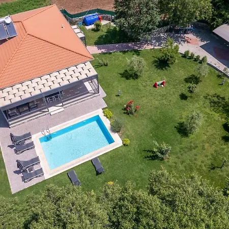 Villa Kayakoy'de 6 Kisilik Genis Bahceli *